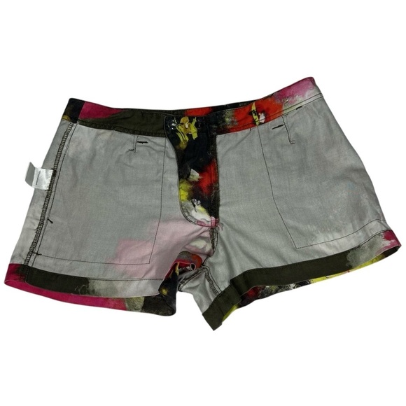 PAM & GELA Soft Army Green Floral Watercolor Shorts Women's Size 4 - Picture 11 of 16